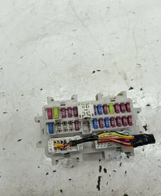 Nissan Navara D40 Fuse module 1052918 J0641