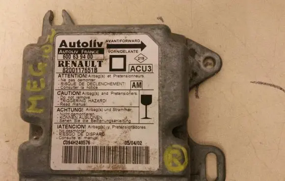 Renault Megane I Airbag control unit/module 8200117651B 600639400