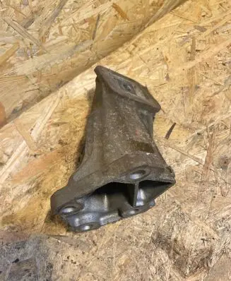 Land Rover Range Rover Sport L320 Engine mounting bracket Ah226061ba