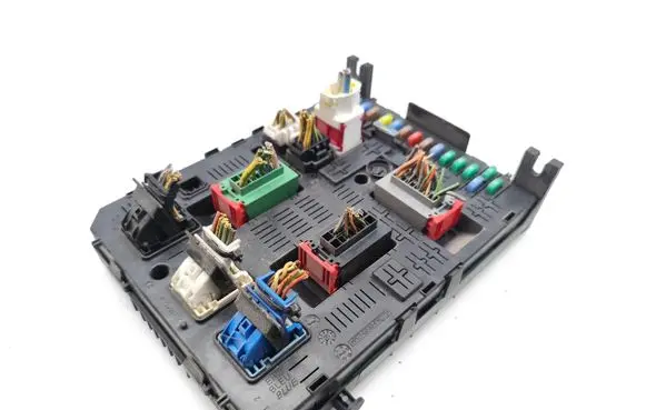 Citroen Jumpy Fuse module 9666895380