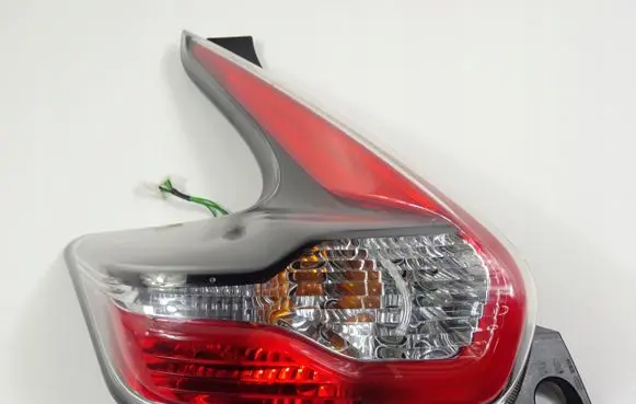 Nissan Juke I F15 Rear/tail lights 26555BV80A