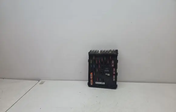 Volkswagen PASSAT B6 Fuse module 3C0937125
