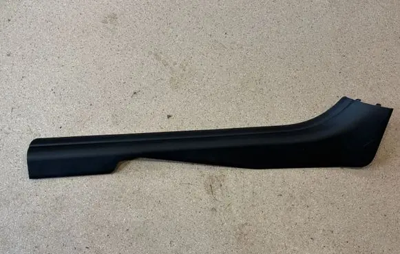 Foot area side trim