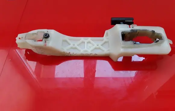 SsangYong Korando Front door exterior handle/bracket NOCODE