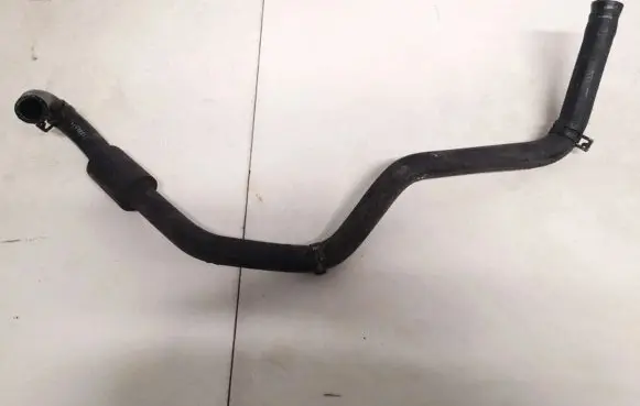 Audi TT Mk1 Engine coolant pipe/hose 8n0422887a
