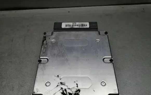 Mazda 626 Engine control unit/module F7FF12A650DJ FSJ118881J