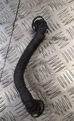 Volkswagen PASSAT B7 Breather hose/pipe 03l103493ae