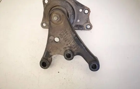 Skoda Fabia Mk1 (6Y) Engine mount bracket 6Q0199185J