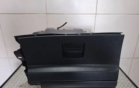 Ford S-MAX Glove box