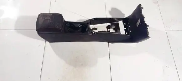 Volvo V50 Armrest 8687408 3865