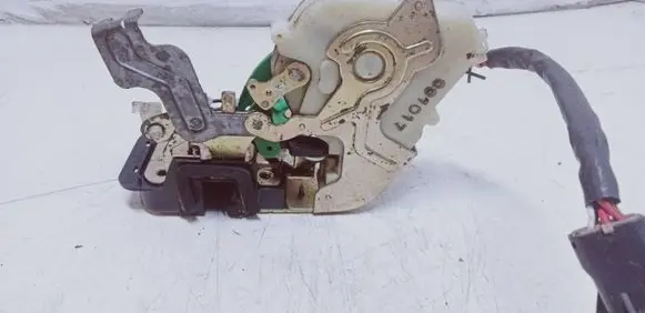 KIA Sorento Front door lock