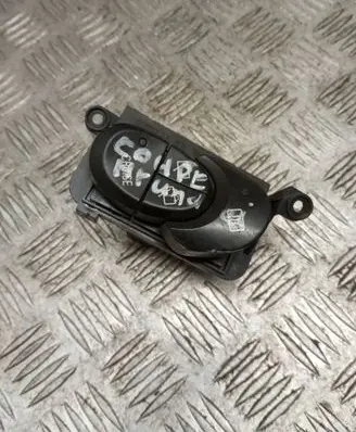 Hyundai Coupe Windscreen/window heater switch 9371077000