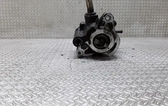 Toyota Avensis Verso Vacuum pump 2930027020