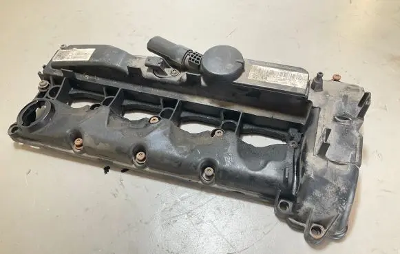Rocker cam cover