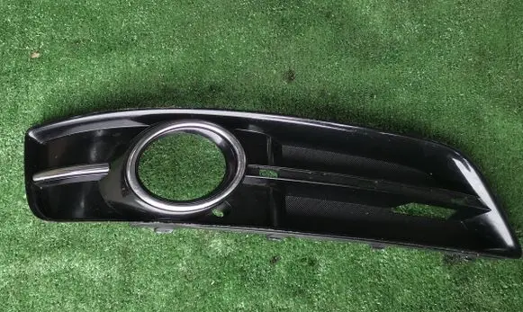 Audi A3 S3 8P Front fog light trim/grill 8P0807682J