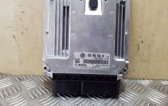 Volkswagen Transporter - Caravelle T5 Engine control unit/module 038906016AK 0281014255