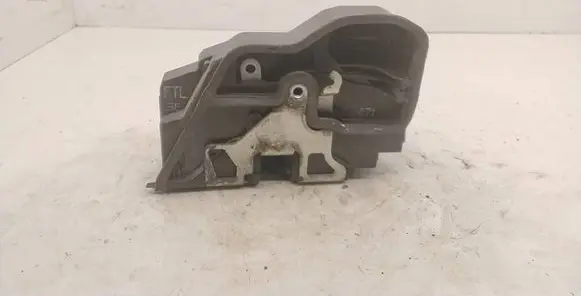 BMW 5 E60 E61 Front door lock 7167071