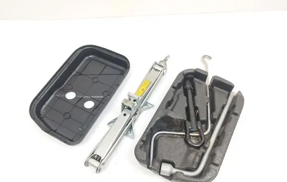 Toyota Verso-S Lift Jack 