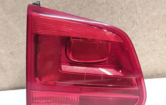 Volkswagen Tiguan Tailgate rear/tail lights