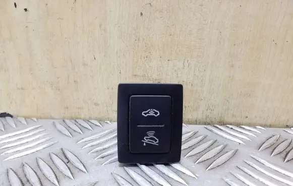 Volkswagen Transporter - Caravelle T5 Alarm switch 7L6959899