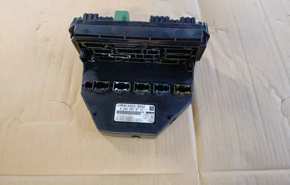 Mercedes-Benz C W204 SAM control unit A2049009701