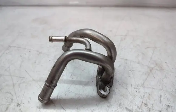 Coolant pipe/hose
