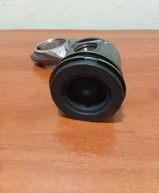 Iveco Daily 35.8 - 9 Piston with connecting rod 504057276