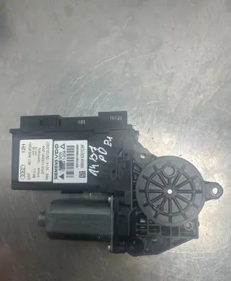 Seat Exeo (3R) Front door window regulator motor 8E1959802H 9700105991204 165641204