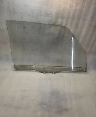 Mitsubishi Pajero Front door window/glass (coupe) 