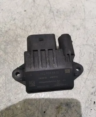 Mercedes-Benz CLS C219 Glow plug pre-heat relay A6429005801 0522140210