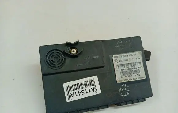 Hyundai i30 Antenna control unit 954002R000
