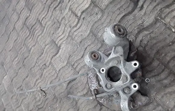 Honda CR-V Rear wheel hub spindle/knuckle NOCODE