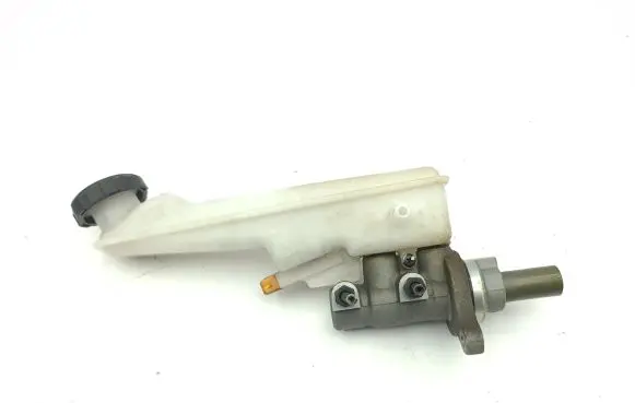 Master brake cylinder
