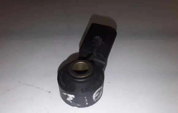 Volkswagen Golf V Detonation knock sensor 0261231146