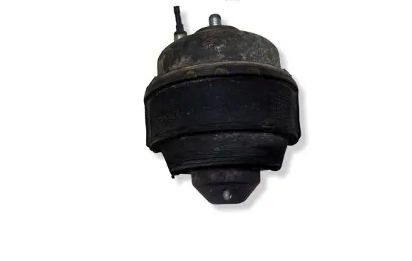 Volvo V70 Engine mount bracket 30680751
