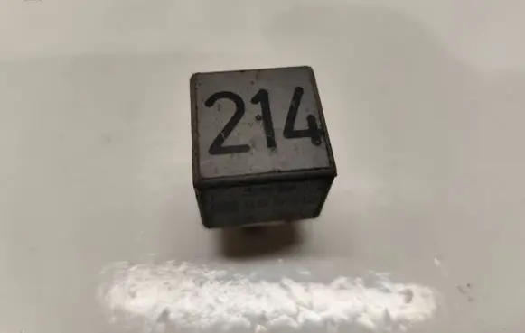 Volkswagen Golf III Other relay 443951253K