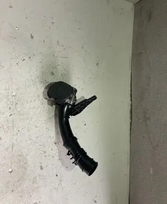 Volvo V40 Other engine bay part