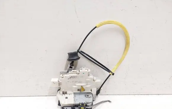 Audi A6 S6 C6 4F Rear door lock 4F0839015