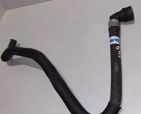 Volvo S60 Engine coolant pipe/hose 8671547