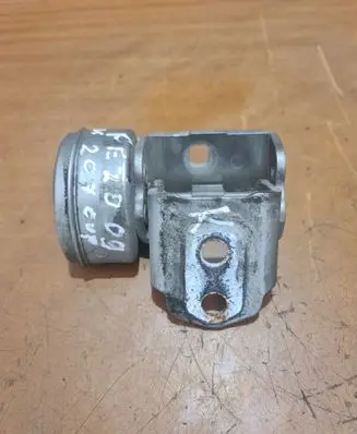 Peugeot 207 CC Front door lower hinge 16799080