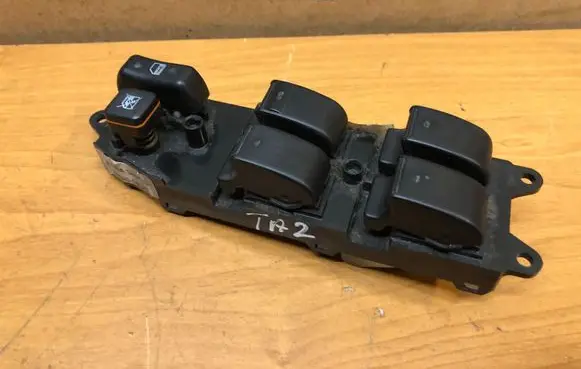 Toyota Avensis T250 Electric window control switch 8482005120 8480205220B0