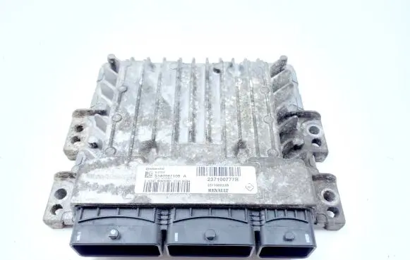Renault Megane III Engine control unit/module 237100777R S180067109