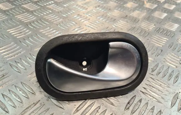 Renault Megane II Front door interior handle 8200028486