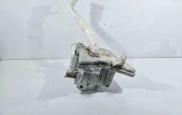 Toyota Auris 150 Windshield washer fluid reservoir/tank 8531002450 1015798