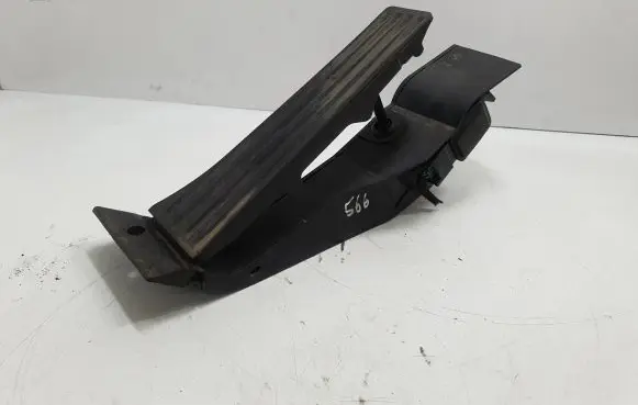 BMW 1 E81 E87 Accelerator throttle pedal 6766931 35406766931 35426860000
