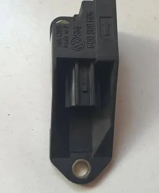 Volkswagen Golf IV Airbag deployment crash/impact sensor 909606009 96837MMS