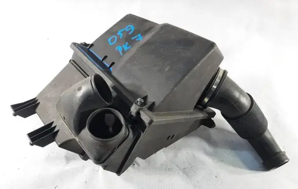 Audi A4 S4 B5 8D Air filter box 050133837L