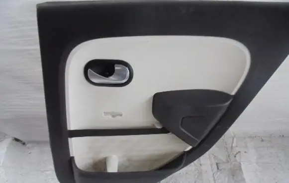 Renault Twingo III Rear door card panel trim