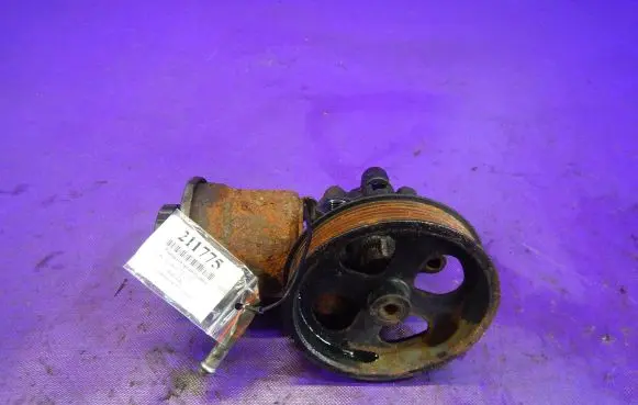 Toyota Avensis T250 Power steering pump