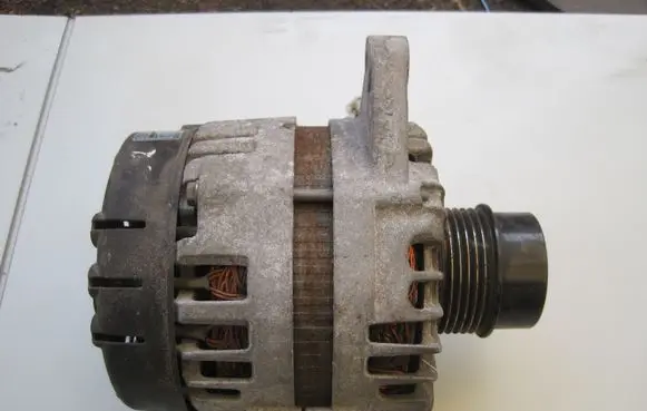 KIA Sportage Generator/alternator 373002B960